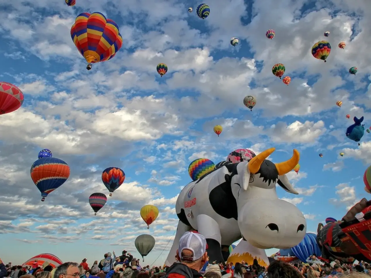 Forecast by Economic Experts Survey shows expectations of persistent high inflation rates ahead