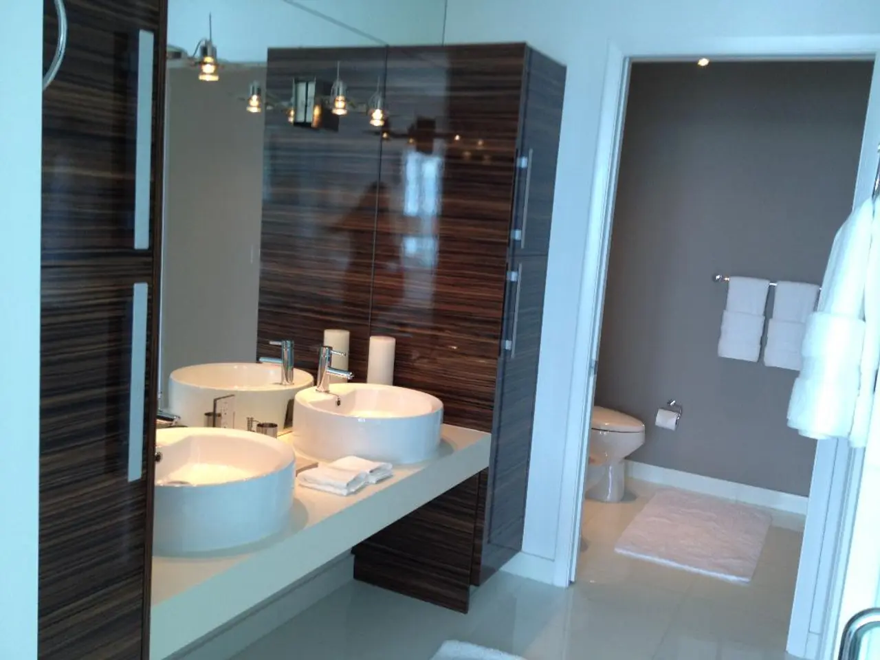 Transformed Bathroom Goods to Achieve Sleek and Organized Sanctuary: 27 Essential Items