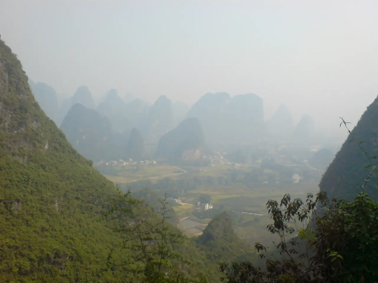 Anticipated cloudy conditions with intermittent dry fog expected in Barra do Garças on the 31st of...