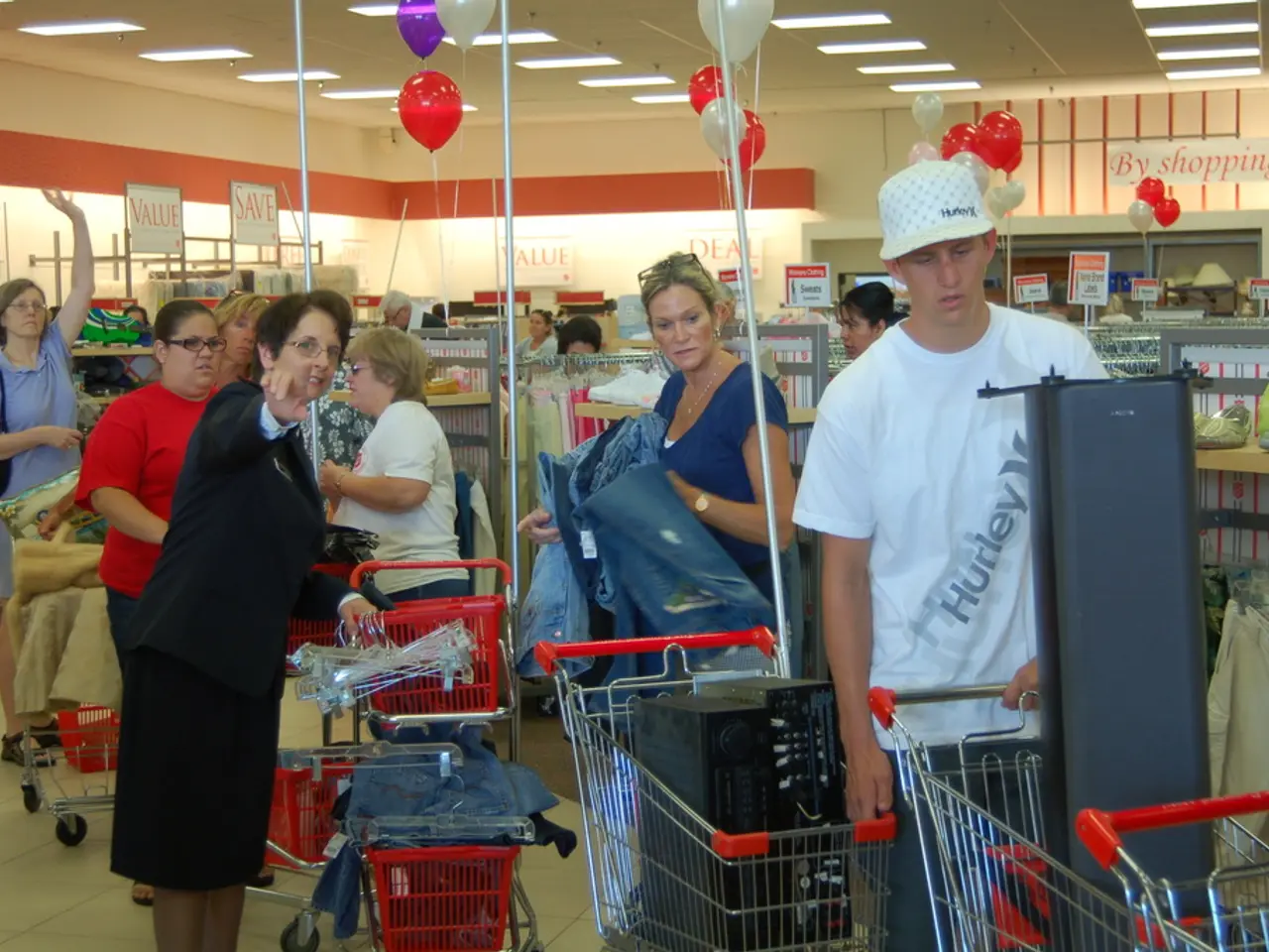 Amplifying Sales with Intelligent Retail Displays and Shopping Mall Kiosks Designs