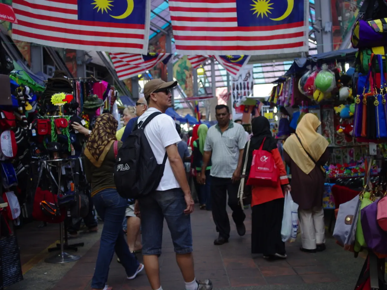 Interview with Felix Banaszak Unveils Views on Familial Gatherings in Light of Verification...