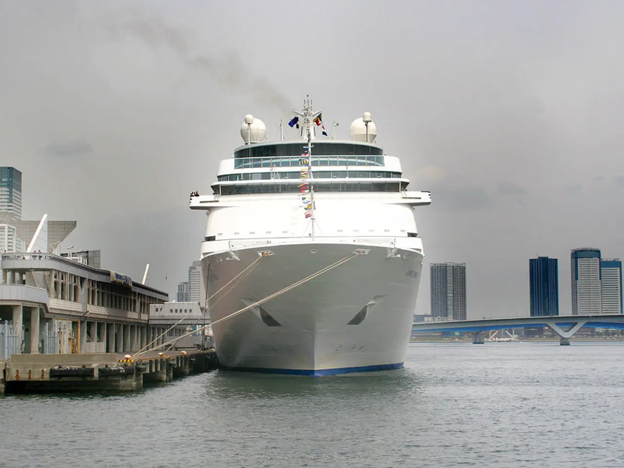 Giant Floating LNG Infrastructure Construction Contract Awarded to Drydocks World