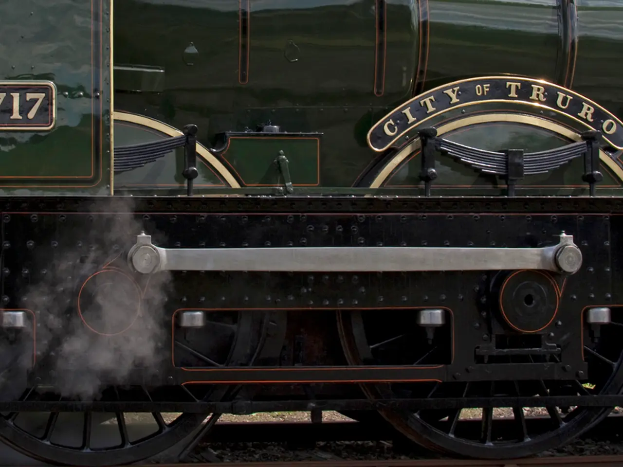 Passengers Forced to Depart from ICE, Numbering 350 Individuals