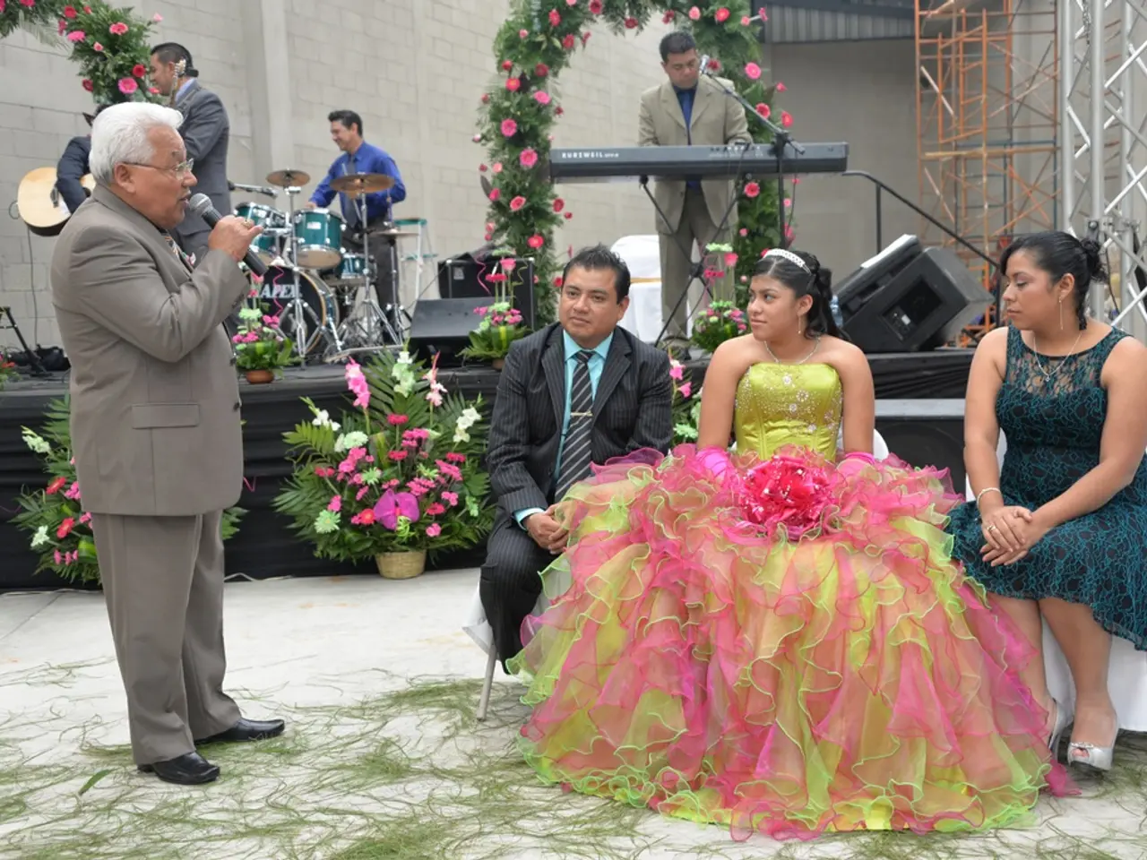 "Sonic safeguarding affair: 'Grundton D' performances by the APOLLO5 vocal group in Berlin"