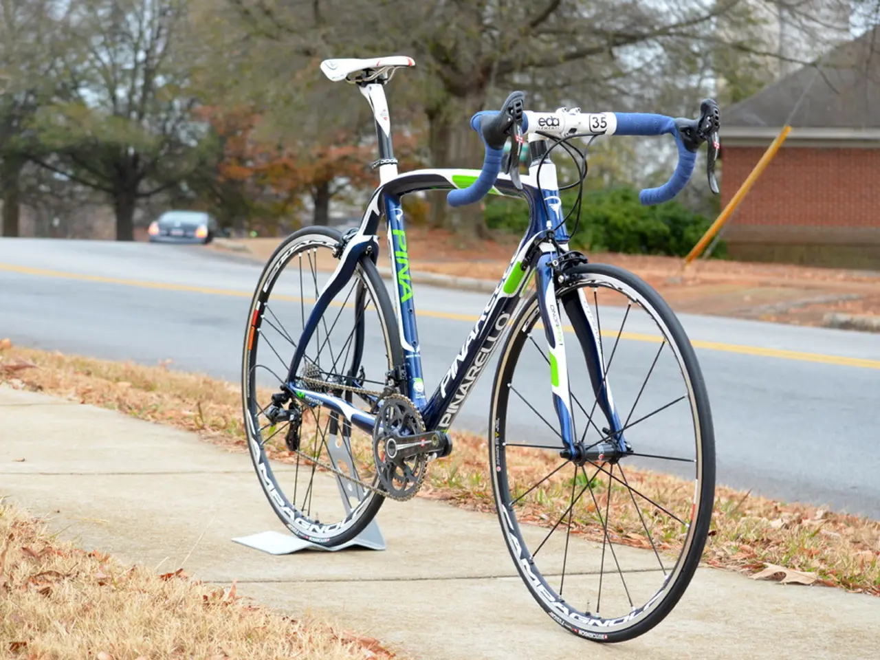 Cyclist (18 years old) halts journey in Bamberg, sustains injuries upon impact with a tree,...