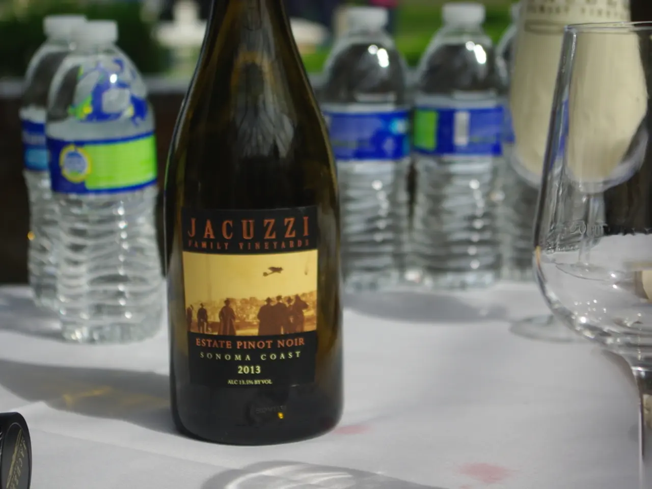 Teenagers Engage in Violence - 17-year-old Subjected to Bottle-Throwing Incident