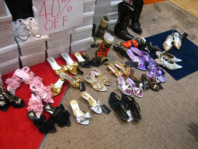 Considering a rug for your bathroom? Design experts approve, but with some precautions in mind....