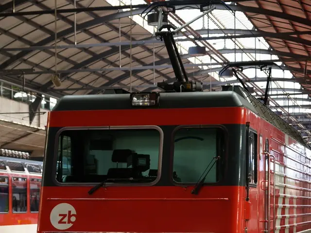 Son's train travel comes to an unexpected halt as Mom fails to accompany him, leaving him stranded...