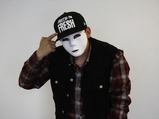 Financial predicaments and environmental emergencies, the Spahn mask scandal, and immigration...