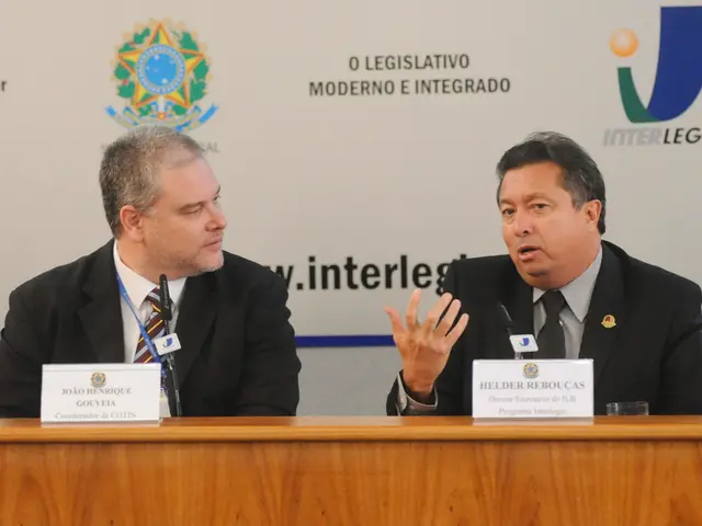 Negotiations continue between Manchester United and Real Betis regarding Antony, following Betis'...