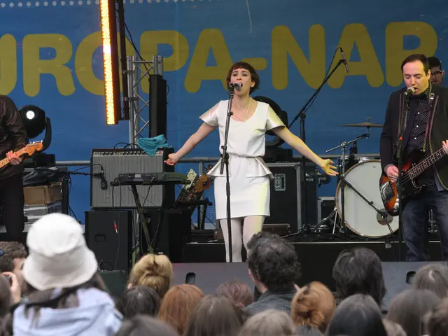 Berlin Welcomes Back the Captivating Voice of the 2000s Belonging to Nelly Furtado