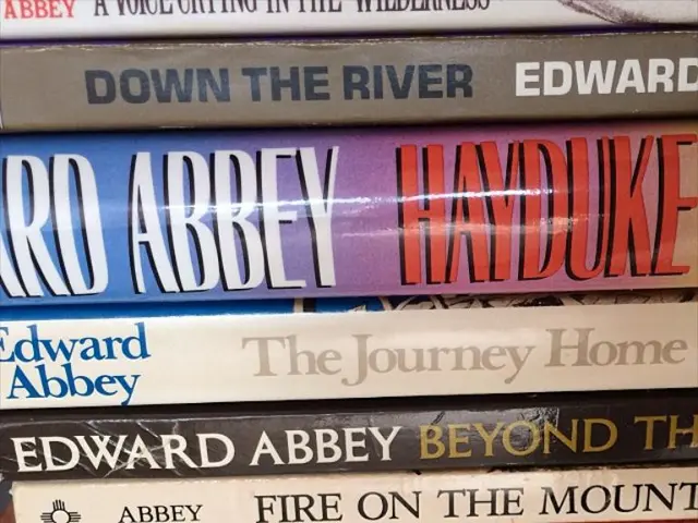 Top 20 Books from the '90s Kids Love to Read