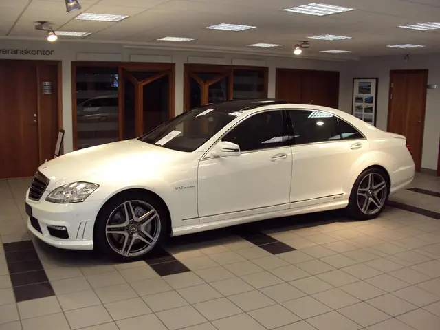 Law enforcement apprehended potential culprits following a failed break-in incident.