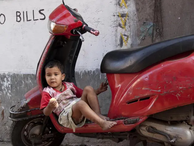 Juvenile Scooter Thieves Apprehended on the Spot (836)