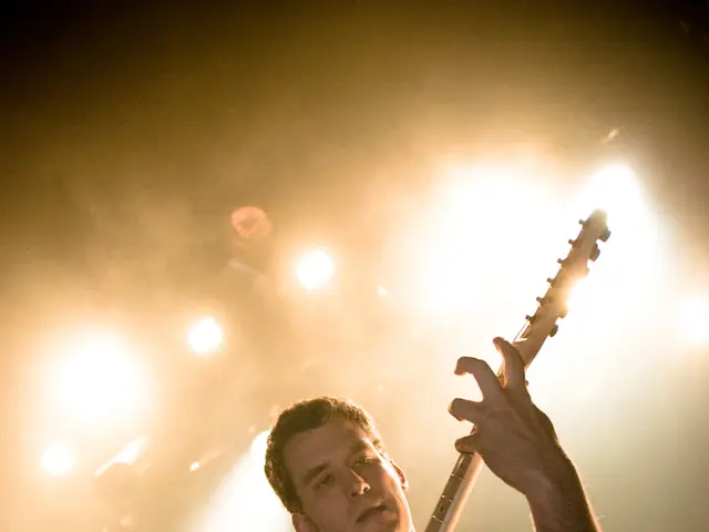 Prior to utilizing the toe technique, the guitarist Yama from the Japanese post-rock band, toe, was...