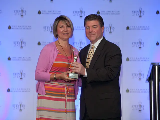 Driver on the loose following highway collision in Ginsheim-Gustavsburg, authorities confirm