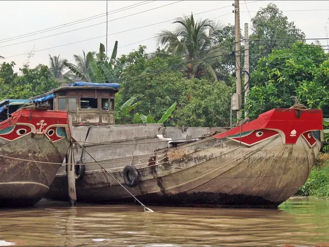 Ships in Duisburg harbour to receive electricity charging stations instead of diesel.