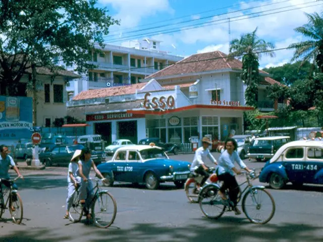 Tips to Enhance Your Outdoor Scavenger Hunt Photography, Encouraging Astonishment