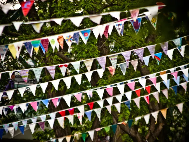 Upcycled Newspaper Projects for Grown-Ups: Over 25 Creative Reuse Concepts