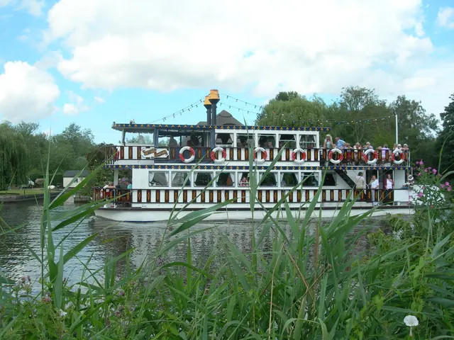 Baffling Trailer for AI-Crafted Ark: Aquatica Leaves Gamers Puzzled