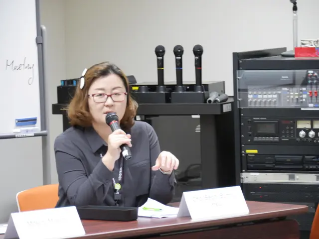 Hairdresser Stehling resumes work at Ammerschuber's salon, named Adoro.