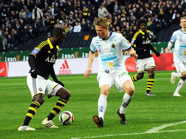 Louisville's Isaac Brown and Caullin Lacy play significant roles in the team's dominating victory...