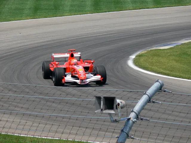 Tractor-Trailer Collision with Car in Hude, Landkreis Oldenburg: Road Incident Reported