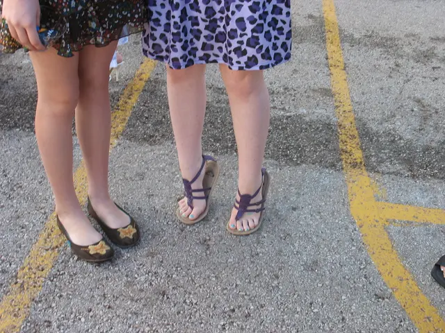 Nicki Minaj educates masses about the ongoing viral stiletto dance trend that she initiated.