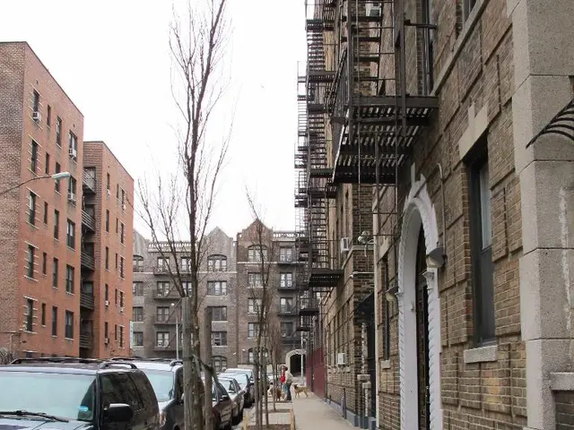 Building departs from Essen headquarters