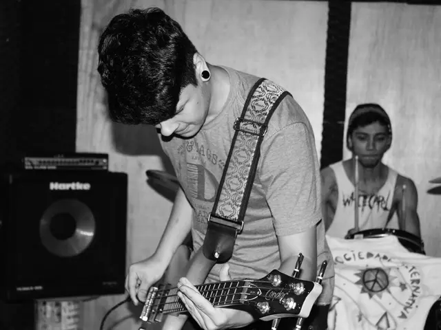 Dramatic Silence from Brazil: Bambu Bambá - A Mute Theatrical Piece