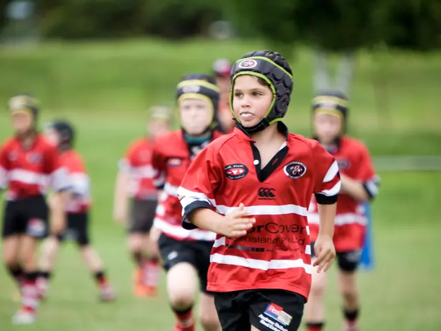 Helicopters in Action: Young Offenders Escaping Theft Scene