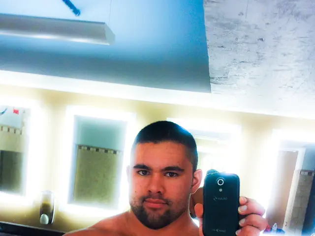 "Resolve Issue with Camera Roll Unsyncing from Snapchat on Android and iOS Devices"