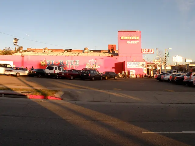 Police in North Swabia are investigating incidents of property damage