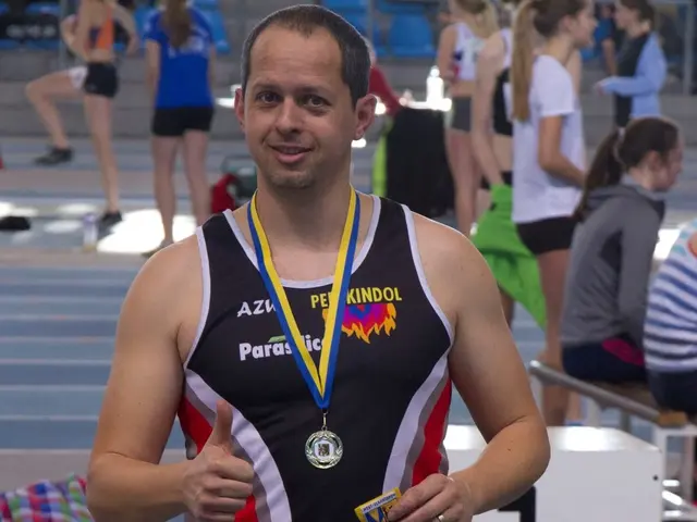 Bids adieu and expresses gratitude to Lauren