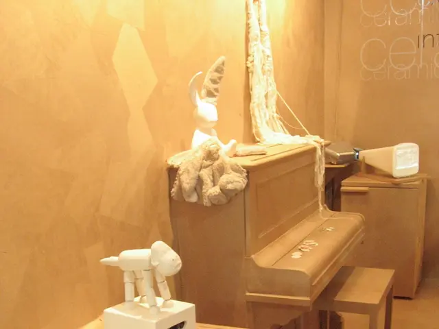 Preserving Order: Importance of Even a Minimal Storage Space