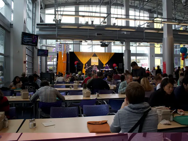 Cultural hall revives with Uncle Fish's inspiring presence / Cabaret season rejuvenates under his...