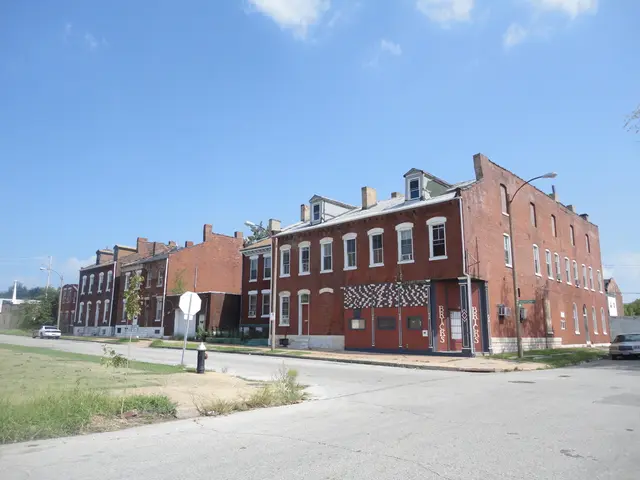 Industrial area fire in Gladbecker's industrial sector, specifically on a rooftop