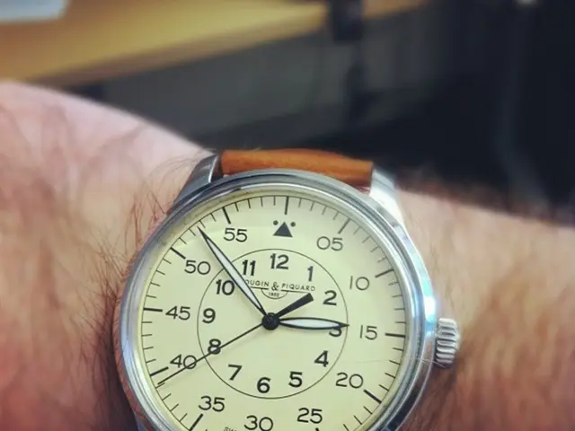 Advantages of Chiropractic Treatment in Managing Persistent Wrist Discomfort