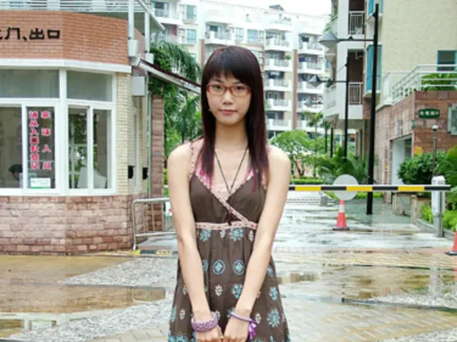 Leslie profits unexpectedly due to Nicole's significant blunder in Beyond the Gates?