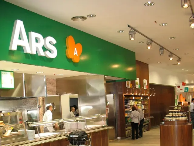 Nightlife professions: pursue your dream in bars, festivals, or clubs