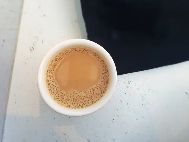 Does peppermint tea contain caffeine?