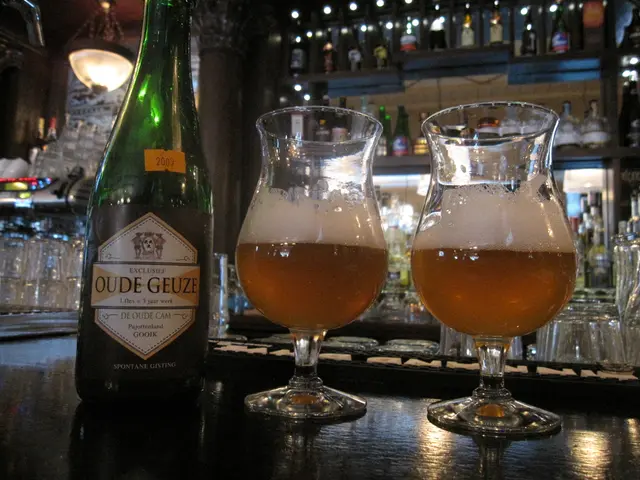 Celebratory Winefest and LaBrassBanda party marks the birthday of Munich's exclusive male club