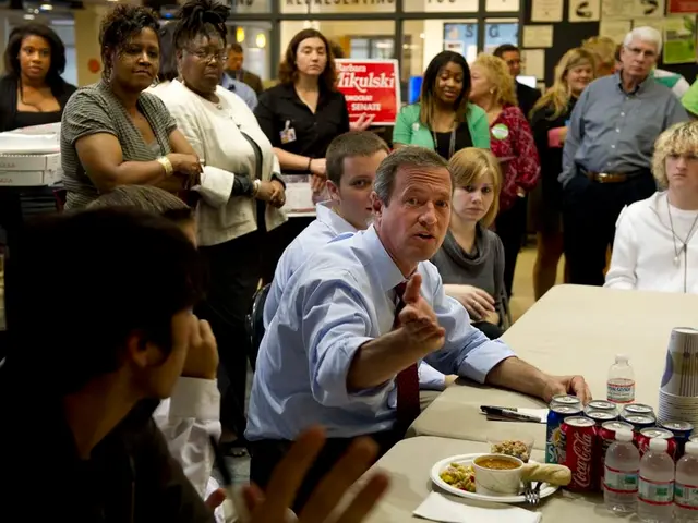 Meeting proposal for senior individuals, exclusively, for a coffee and cake get-together