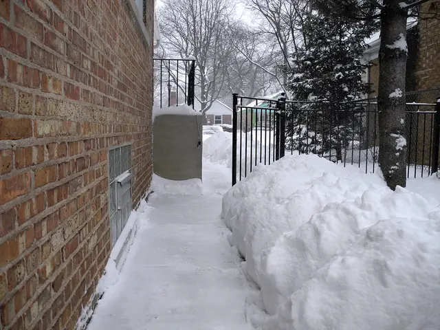 Bavaria Experiences Winter Turmoil: THW Teams Active Since Friday Evening