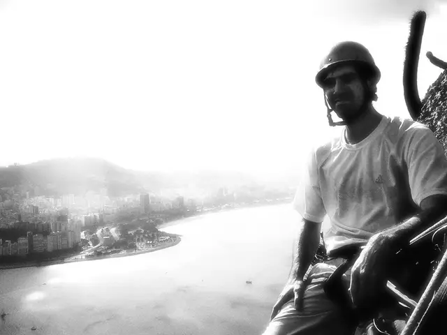 Person loses life in seemingly tragic cliff diving mishap, as per officials' reports