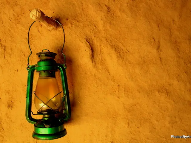 Mysterious Celestial Illuminations During Earthquakes: The Riddle of Skyward Luminescence...