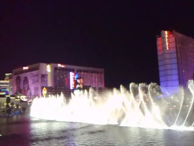 Road blockage in Cologne due to a 20-meter high fountain caused by a water pipe burst in Ennepetal