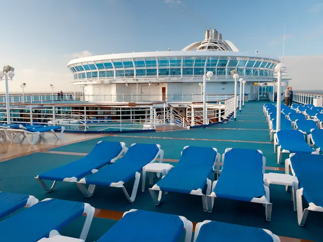 Ferry arriving on the North Deck.