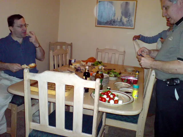 Differences in Diets between Partners: Strategies for Harmonious Food Sharing