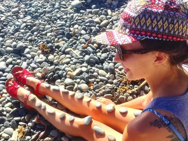 Could the Abdominal Discomfort (alongside other symptoms) be Resulting from Kidney Stones?